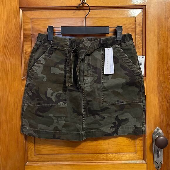Sanctuary Green Camo Denim Mini Skirt Women’s Size 28